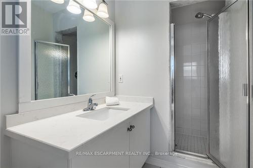 3818 Foxborough Trail, Mississauga, ON - Indoor Photo Showing Bathroom