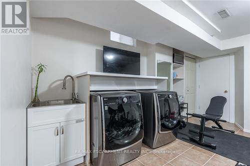 3818 Foxborough Trail, Mississauga, ON - Indoor Photo Showing Laundry Room