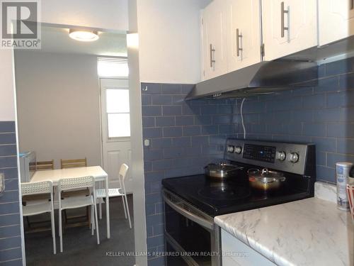 505 - 3065 Queen Frederica Drive, Mississauga, ON - Indoor Photo Showing Kitchen