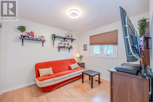 22 Macmillan Crescent, Barrie, ON - Indoor