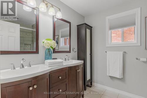 21 Logan Court, Barrie, ON - Indoor Photo Showing Bathroom