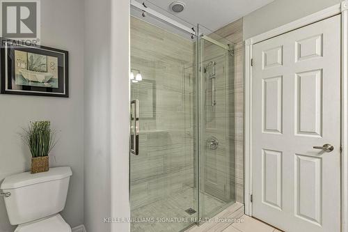 21 Logan Court, Barrie, ON - Indoor Photo Showing Bathroom