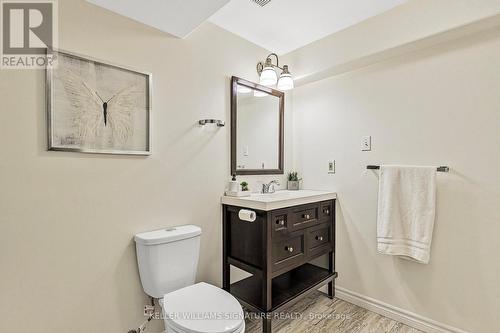 21 Logan Court, Barrie, ON - Indoor Photo Showing Bathroom