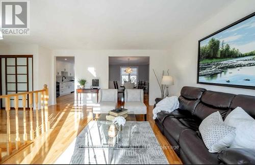 Main Fl - 23 Bruntsfield Street, Clarington, ON - Indoor Photo Showing Living Room