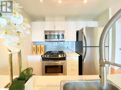 2004 - 281 Mutual Street, Toronto (Church-Yonge Corridor), ON - Indoor Photo Showing Kitchen With Stainless Steel Kitchen With Double Sink