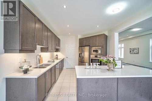 6 Morley Crescent, Whitby (Rolling Acres), ON - Indoor Photo Showing Kitchen With Double Sink With Upgraded Kitchen