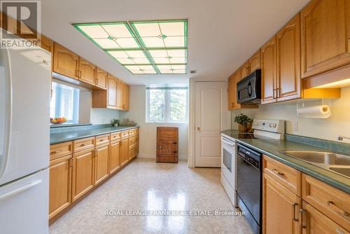 209 - 51 Rivermill Boulevard, Kawartha Lakes, ON - Indoor Photo Showing Kitchen