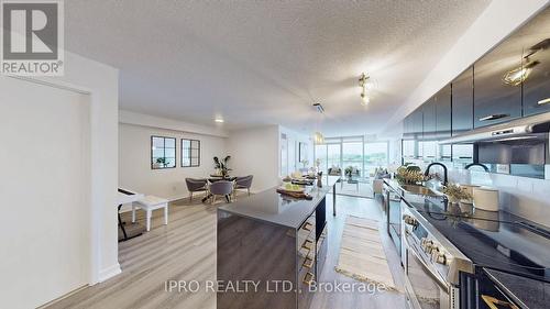 1002 - 19 Singer Court, Toronto, ON - Indoor Photo Showing Kitchen