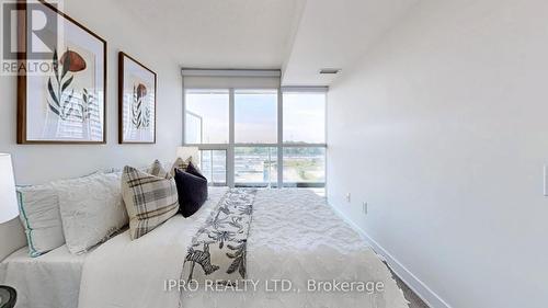 1002 - 19 Singer Court, Toronto, ON - Indoor Photo Showing Bedroom