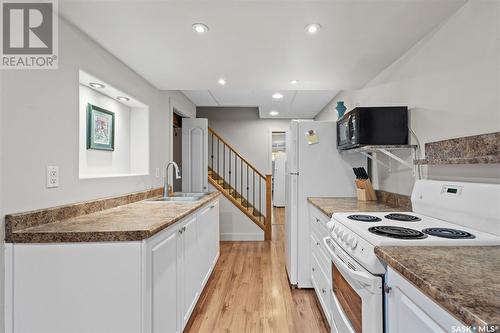 1318 Empress Avenue, Saskatoon, SK - Indoor Photo Showing Kitchen