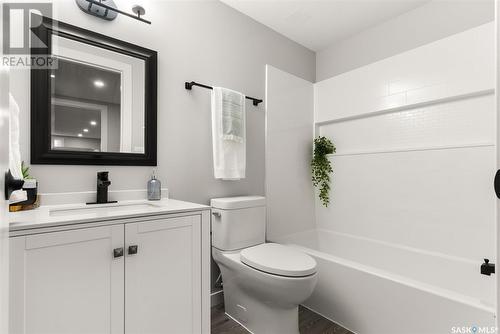 2179 Pasqua Street, Regina, SK - Indoor Photo Showing Bathroom