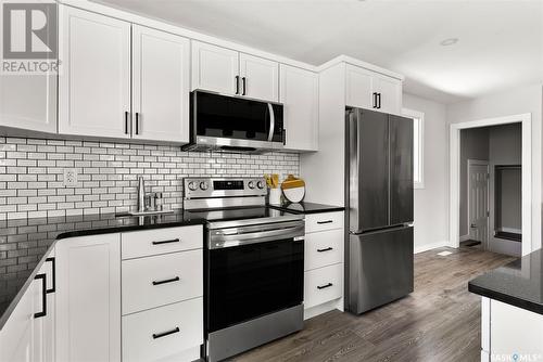 2179 Pasqua Street, Regina, SK - Indoor Photo Showing Kitchen