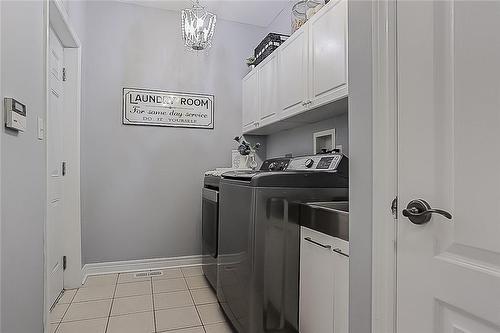 2309 Falling Green Drive, Oakville, ON - Indoor Photo Showing Laundry Room