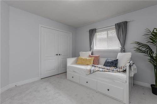 2309 Falling Green Drive, Oakville, ON - Indoor Photo Showing Bedroom