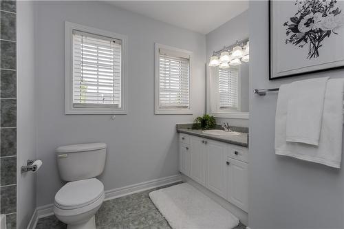 2309 Falling Green Drive, Oakville, ON - Indoor Photo Showing Bathroom