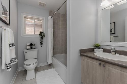 2309 Falling Green Drive, Oakville, ON - Indoor Photo Showing Bathroom