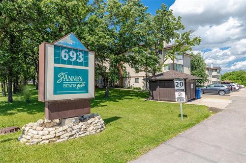 202 693 St Anne'S Road, Winnipeg, MB - Outdoor