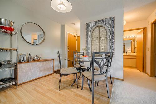 202 693 St Anne'S Road, Winnipeg, MB - Indoor Photo Showing Dining Room