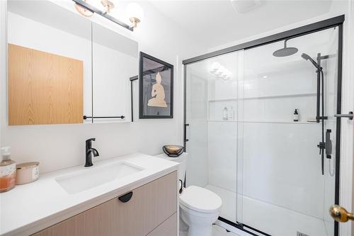 202 693 St Anne'S Road, Winnipeg, MB - Indoor Photo Showing Bathroom