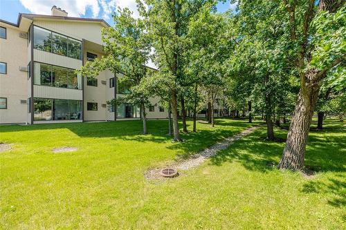 202 693 St Anne'S Road, Winnipeg, MB - Outdoor