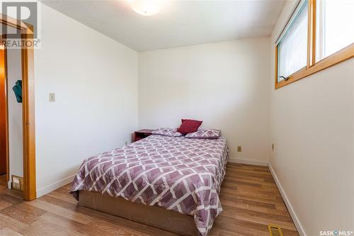64 Willoughby Crescent, Regina, SK - Indoor Photo Showing Bedroom
