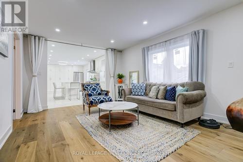 202 Mckee Avenue, Toronto (Willowdale East), ON - Indoor Photo Showing Living Room