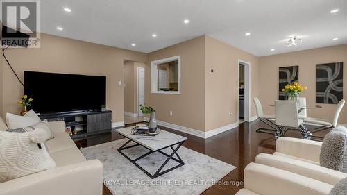 157 Kingknoll Drive, Brampton, ON - Indoor Photo Showing Living Room