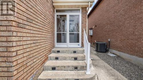 157 Kingknoll Drive, Brampton, ON - Outdoor With Exterior