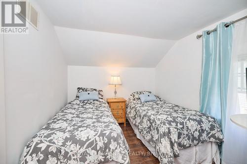 115 Elmwood Avenue, Fort Erie, ON - Indoor Photo Showing Bedroom