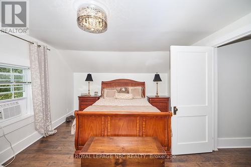 115 Elmwood Avenue, Fort Erie, ON - Indoor Photo Showing Bedroom