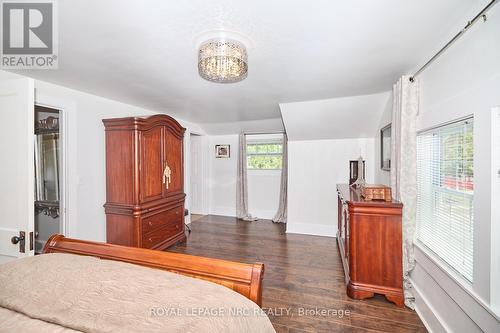 115 Elmwood Avenue, Fort Erie, ON - Indoor Photo Showing Bedroom