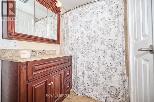 115 Elmwood Avenue, Fort Erie, ON - Indoor Photo Showing Bathroom