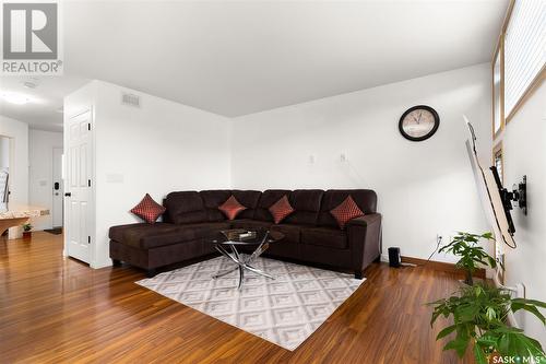 5028 Aerial Crescent, Regina, SK - Indoor Photo Showing Living Room