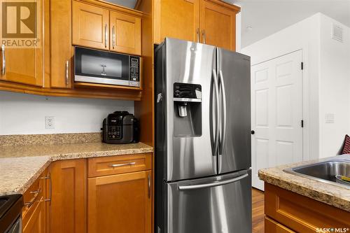 5028 Aerial Crescent, Regina, SK - Indoor Photo Showing Kitchen