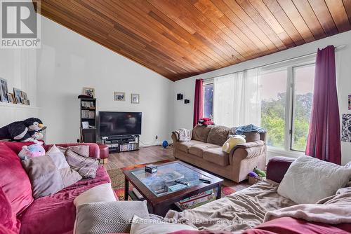 3326 Shelter Valley Road, Alnwick/Haldimand, ON - Indoor Photo Showing Living Room