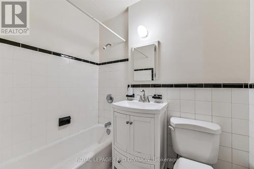 202 - 325 Sammon Avenue, Toronto, ON - Indoor Photo Showing Bathroom