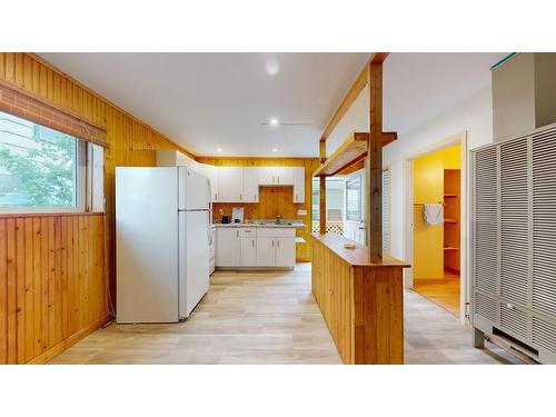 324 5Th Avenue S, Cranbrook, BC - Indoor Photo Showing Kitchen