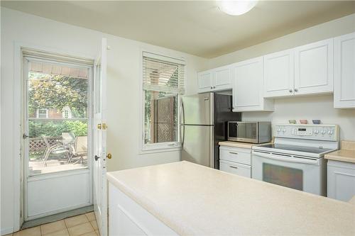 489 Aberdeen Avenue, Hamilton, ON - Indoor Photo Showing Kitchen