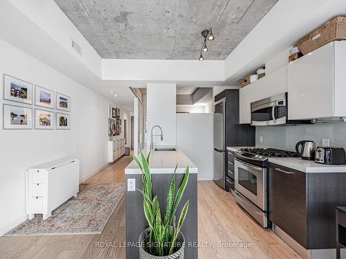 804-25 Stafford St, Toronto, ON - Indoor Photo Showing Kitchen