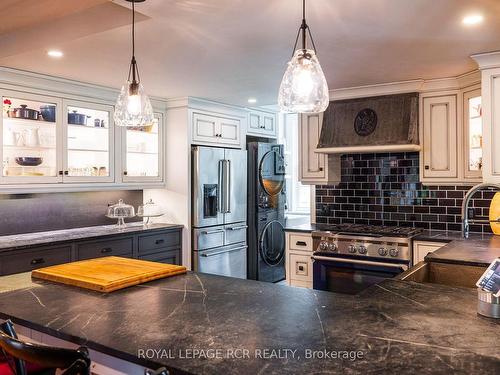 3935 3Rd Line, Bradford West Gwillimbury, ON - Indoor Photo Showing Kitchen