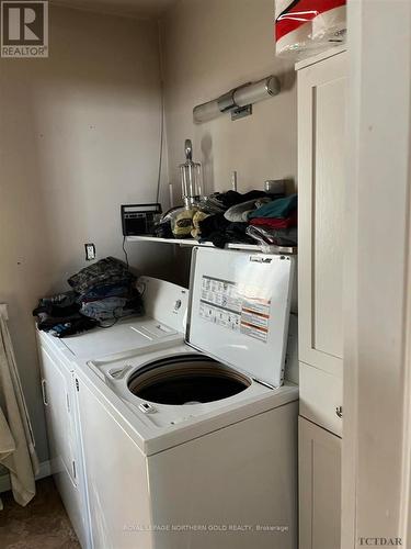 37 Mckay Street, Gauthier, ON - Indoor Photo Showing Laundry Room