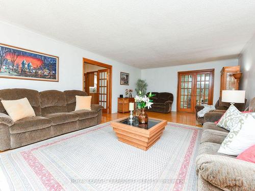 2477 Islington Ave, Toronto, ON - Indoor Photo Showing Living Room