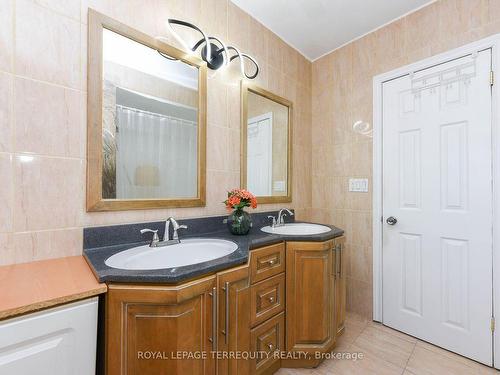 2477 Islington Ave, Toronto, ON - Indoor Photo Showing Bathroom