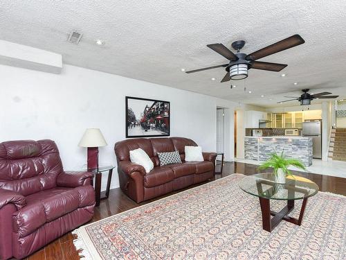 2477 Islington Ave, Toronto, ON - Indoor Photo Showing Living Room