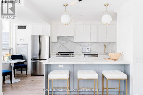 803 - 100 Upper Madison Avenue, Toronto, ON - Indoor Photo Showing Kitchen With Upgraded Kitchen