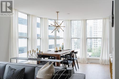 803 - 100 Upper Madison Avenue, Toronto, ON - Indoor Photo Showing Dining Room