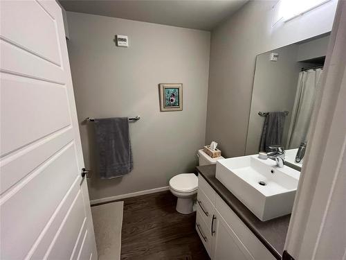 220 670 Hugo Street, Winnipeg, MB - Indoor Photo Showing Bathroom