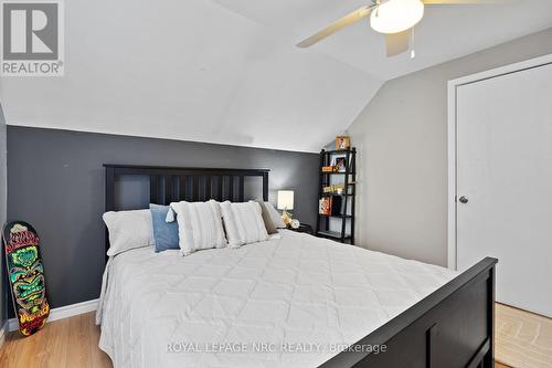 5432 Houck Drive, Niagara Falls, ON - Indoor Photo Showing Bedroom