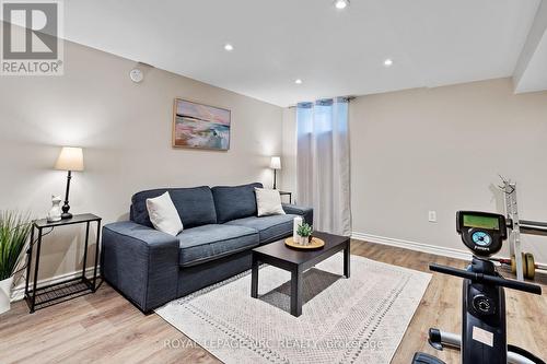 5432 Houck Drive, Niagara Falls, ON - Indoor Photo Showing Living Room