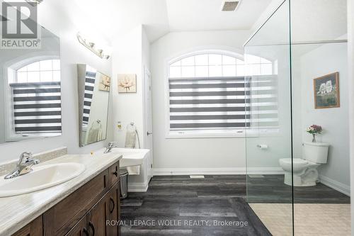 920 River Ridge Court, Waterloo, ON - Indoor Photo Showing Bathroom